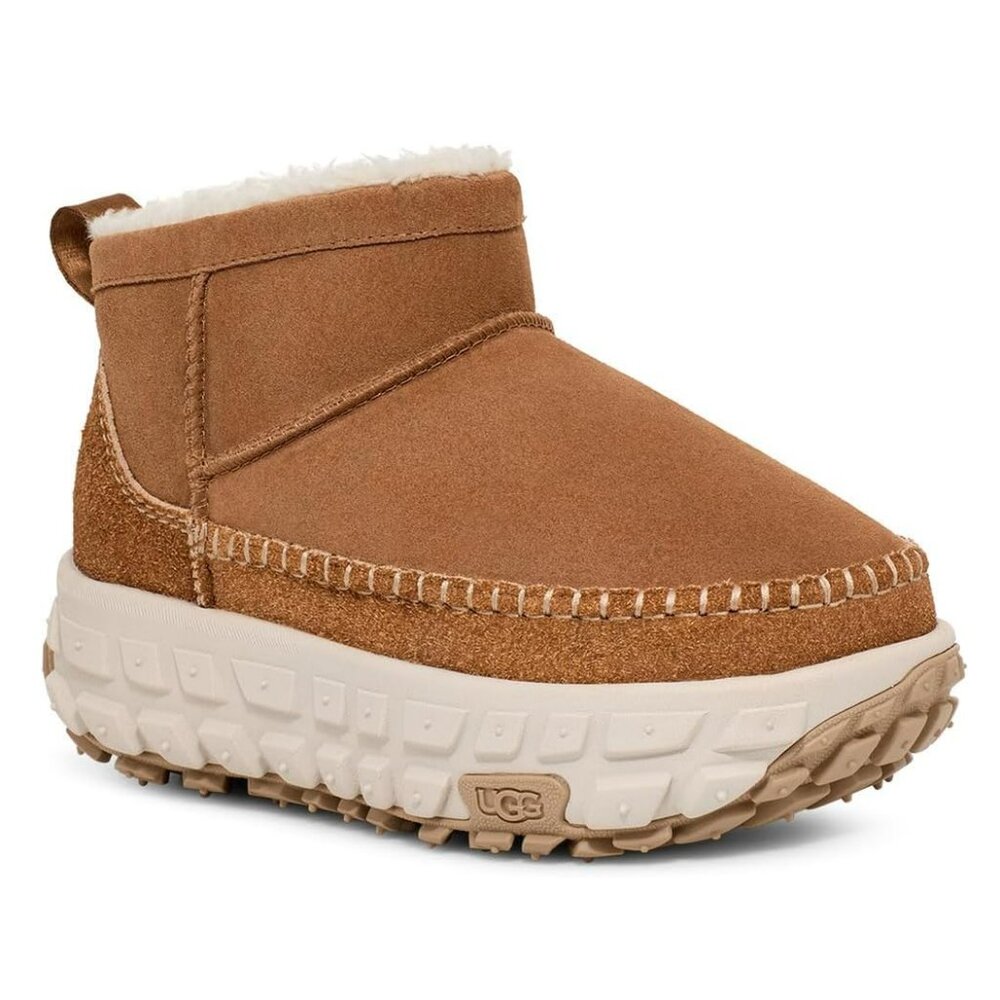NWOB- Ugg Venture Daze Ultra Mini Size 9
